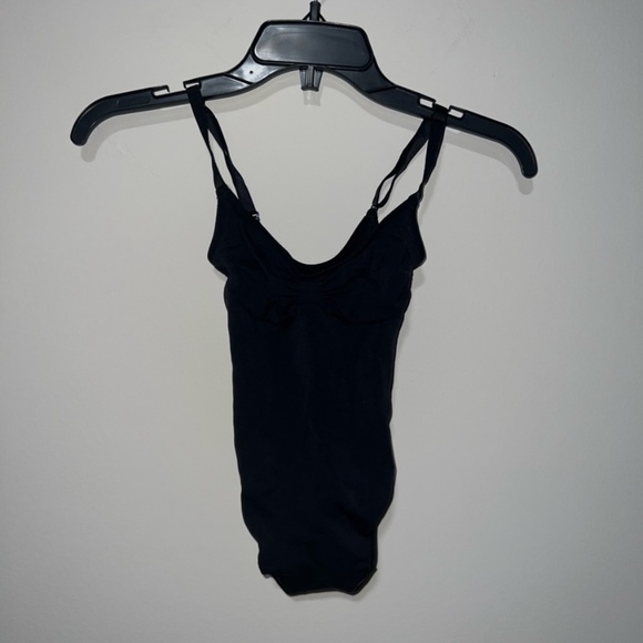 NWOT SKIMS SHAPEWEAR SEAMLESS SCULPT THONG BODYSUIT BLACK ONYX SMALL - Picture 1 of 4